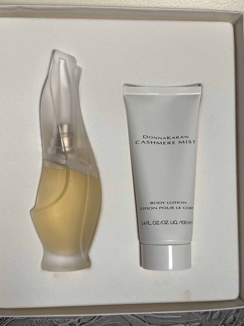 Donna Karan Cashmere Mist Gift Set 1.7-oz. Spray & 3.4 oz Body Lotion